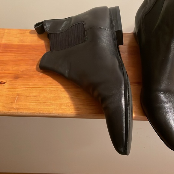 VGUC booties - Picture 2 of 2